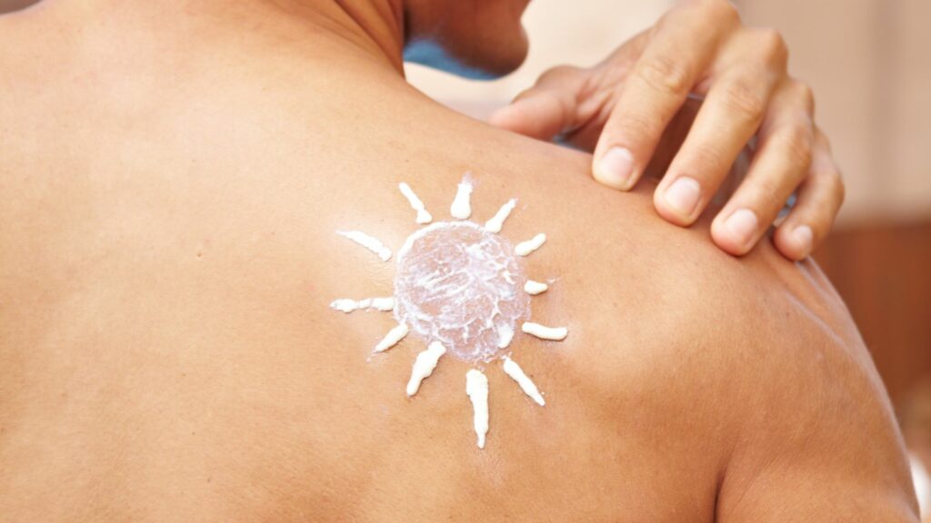 Article de blog Poropango : Voyage au soleil - Quels produits solaires mettre dans votre trousse de toilette ?