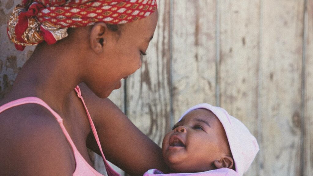 Mère africaine avec son bébé - Afrique