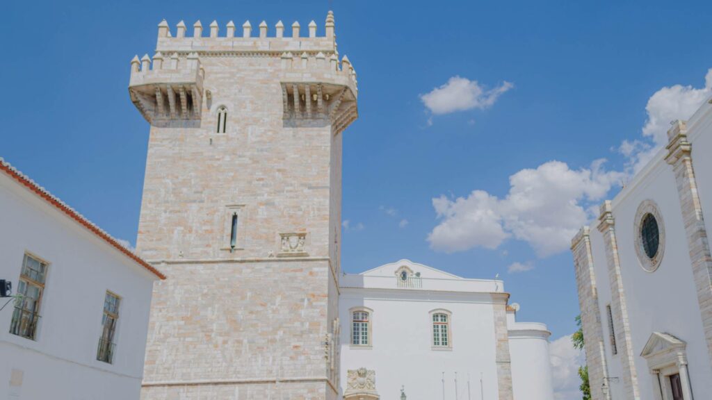 Château d'Estremoz avec ses murs de marbre blanc