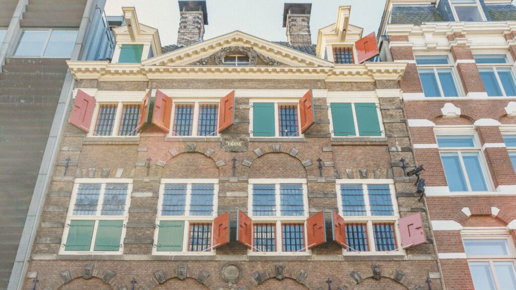 Maison de Rembrandt à Amsterdam, lieu emblématique du roman La Maîtresse du peintre